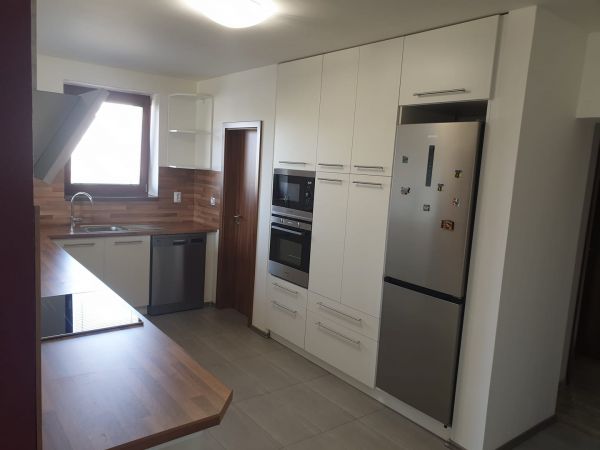 Truhlářství Záruba - Interiérový nábytek na míru (01)