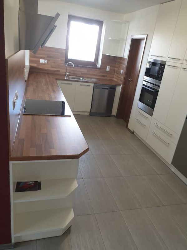 Truhlářství Záruba - Interiérový nábytek na míru (10)