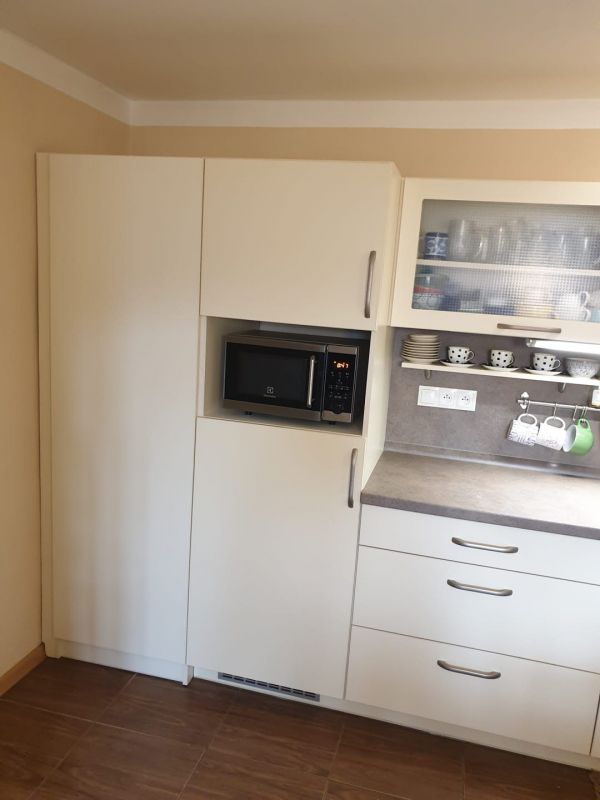 Truhlářství Záruba - Interiérový nábytek na míru (19)