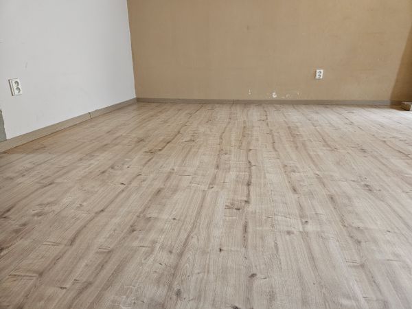 Truhlářství Záruba - Pokládka plovoucích podlah (02)